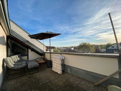 Vollständig renovierte 2,5 Zimmer-Wohnung mit Dachterrasse, Einbauküche, Garage /Neu-Ulm Ludwigsfeld