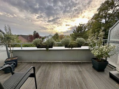 Exklusive 3-Zimmer-Maisonette-Wohnung mit gehobener Innenausstattung mit Balkon und EBK in Meerbusch