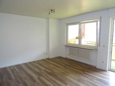bezugsfreie 3 ZKB-Wohnung mit Balkon und Stellplatz
