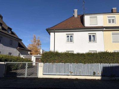 Doppelhaushälfte in Moosach