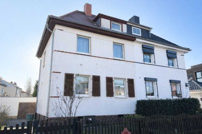 Ihr neues Zuhause mit Potenzial – Doppelhaushälfte mit Garage und Keller