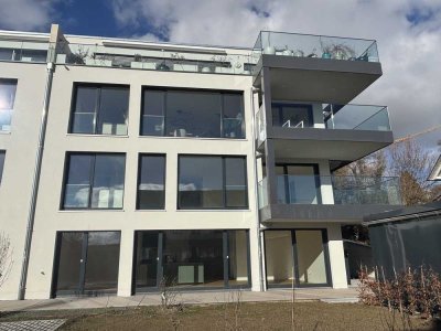 Helle Neubauwohnung in exklusiver Sackgassenlage mit Teilseesicht