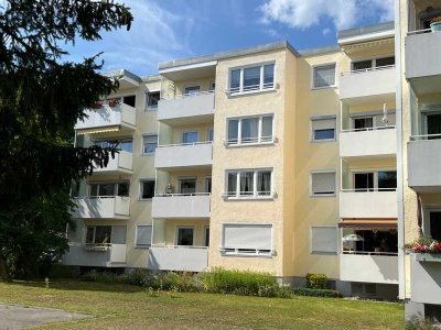**ABSOLUT RUHIGE LAGE IM GRÜNEN** Hochparterre-Apartment in Olching mit TG-Stellplatz