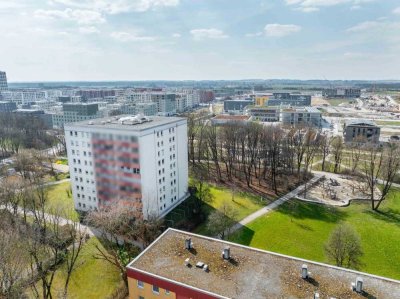 Gut geschnittene 4 Zimmer Wohnung mit saniertem Bad, Loggia und Einbauküche