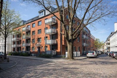 Wohnen auf neuem Niveau -Modernisiert, modern in Hamburg Altona