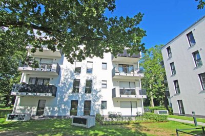 Designerwohnung mit großer Terrasse, Parkett, schickem Bad, Tiefgarage/Wallbox - mitten im Grünen!