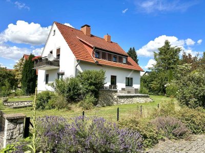 Ruhig gelegenes Zweifamilienhaus mit einem herrlichen Gartengrundstück