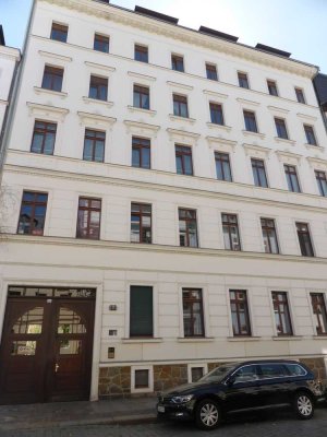 ** Zentrum-Süd: Sanierte 2-Zimmerwohnung mit Balkon und eigenem Garten in exklusiver Lage **