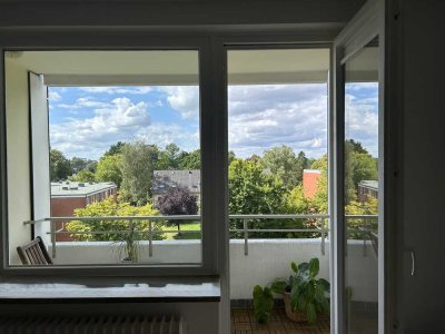 Helle 1,5-Zimmer Wohnung im 4. OG mit Balkon in Hamburg-Rahlstedt