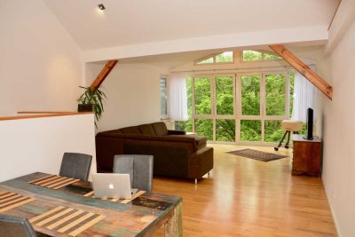 Provisionsfrei: Großzügige Maisonette-Wohnung mit Dachterrasse in Walllage