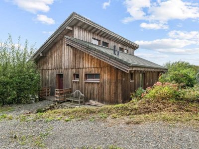 Architektenhaus mit zwei Wohneinheiten: Ihr perfektes Wochenenddomizil in Marienheide