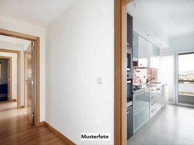 4-Zimmer-Wohnung mit Balkon und Garten