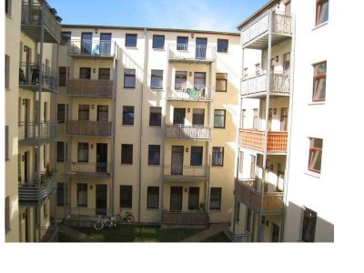 2-Raum-Wohnung mit EBK und Terrasse in Sudenburg sucht nette Mieter!