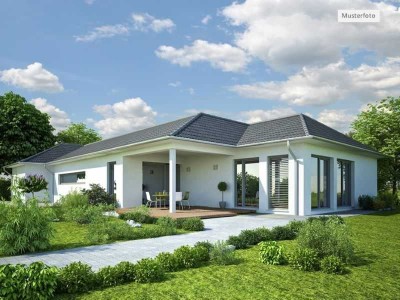 Provisionsfrei Doppelhaushälfte in 88471 Laupheim, Lange Str.
