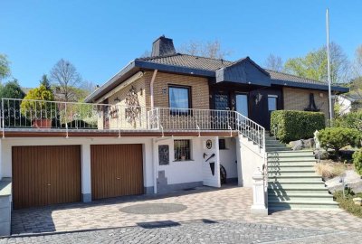 Top gepflegter Bungalow - Bestlage mit traumhaftem Grundstück - viel Ausbaureserve - Doppelgarage