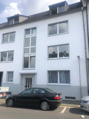 Renovierte, ruhige 4-ZKB-Whg. inkl. Garage inmitten von Krefeld