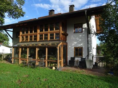 Baubiologisches 2-Familienhaus in ruhiger Lage