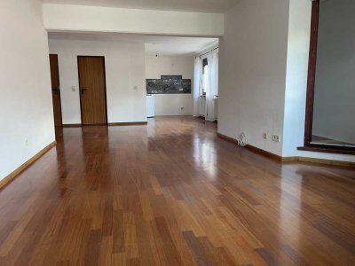Schöne, helle 1-Zimmer-Wohnung in der Fußgängerzone Pforzheim-Brötzingen
