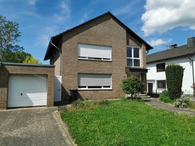 PROVISIONSFREI von Privat Freistehendes großzügiges Haus mit 7 Zimmern in Bergheim