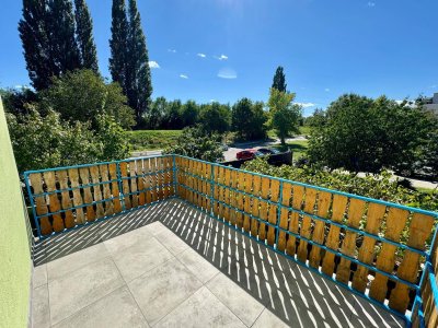 Helle 2-Zimmer-Wohnung mit Terasse &amp; Einbauküche 46 m² 1 OG
