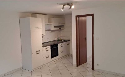 Gemütliche 2-Zimmer-Souterrain-Wohnung inkl. Einbauküche in Steinbach/Ts.