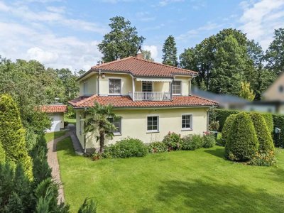 Villa mit Einliegerwohnung - 7 Zimmer und herrschaftlicher Garten in Wandlitz - Stolzenhagen