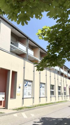 Großzügige 2-Zimmerwohnung mit sonniger Südterrasse im Waldstadtzentrum