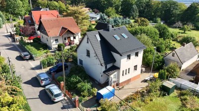 Über den Elbhängen! Großzügiges Einfamilienhaus mit Traumgarten in Radebeul!