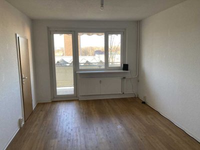 1-Zimmer Wohnung im 4. OG mit Balkon in Rostock-Schmarl