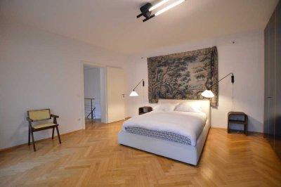 Vollständig möblierte  Maisonette-Wohnung nahe Oranienburger Straße