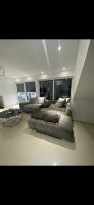 Exklusives 2-Zimmer-Penthouse mit Sonnenterrasse, 2 Balkonen, Designbad & High-End-Ausstattung in Lu