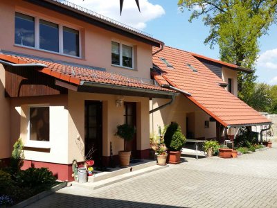 Schöne helle drei Zimmer Wohnung in ruhiger Lage
