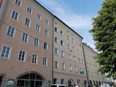 Neu renovierte 2 - Zimmerwohnung in Zentrumslage