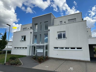 Hochwertige Penthousewohnung mit Einbauküche mitten in Lich! Ideal für die Generation 55+!