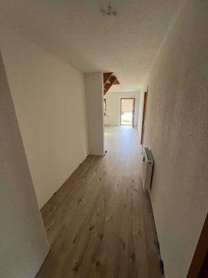 Teilsanierte 3,5-Zimmer-Maisonette Wohnung mit Balkon in Bisingen