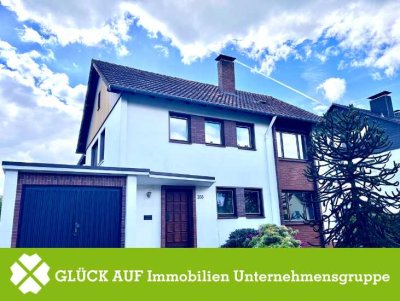 Freistehendes Einfamilienhaus mit Einliegerwohnung u. attraktiven Garten in Mülheim-Dümpten