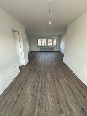 1. OG / 3 Zimmer ab sofort (frisch saniert)