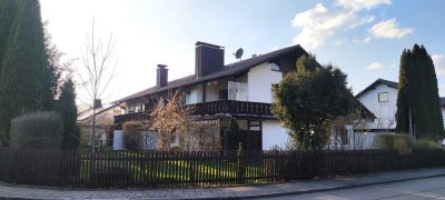 Geräumige Doppelhaushälfte in ruhiger Wohnlage mit großer Einliegerwohnung und wunderschönem Garten