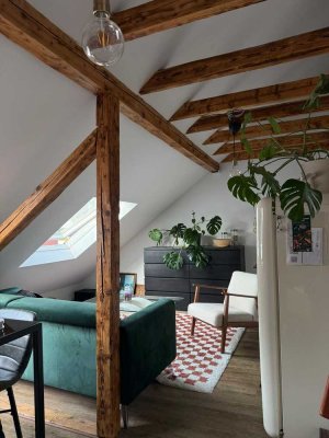 Komplett saniert 2024 2-Zimmer-Dachgeschosswohnung