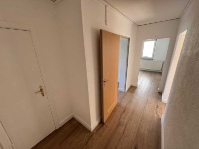 Frisch renovierte 3-Zimmer-Wohnung in Delmenhorst mit Balkon
