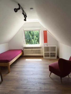 Kleine Dachgeschoss-Wohnung in Scharnhausen