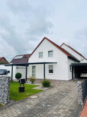 Doppelhaushälfte mit Garage und Carport in ruhiger Dorflrandlage in Wendeburg