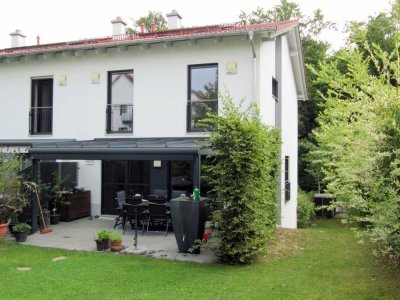 neu- und hochwertiges Reiheneckhaus mit Garten in bevorzugter Lage am Moniberg