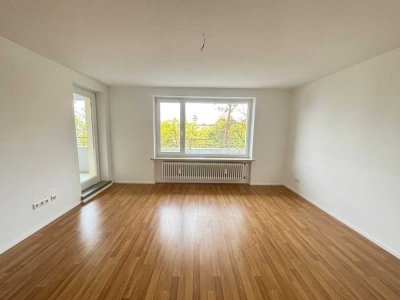 Schöne, helle und sanierte 2-Zimmer-Wohnung mit Balkon nähe Augsburg-Kuhsee zu vermieten