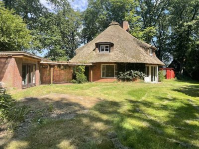 PREISSENKUNG! Reetgedecktes Rundhaus in der Surheide an Liebhaber:innen zu verkaufen!
