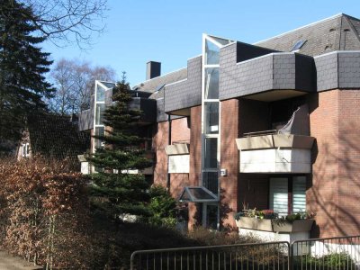 Schicke 2-Zimmer-Wohnung mit 2 Balkonen und Einbauküche in Bergstedt