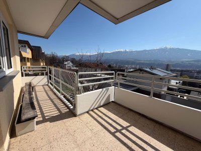 Dachgeschoss 4-Zimmer-Wohnung mit 2 Balkonen