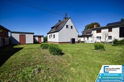Toplage! Haus mit großem Grundstück, 2- bzw. 3-fach Garage &amp; neuer Luftwärmepumpe