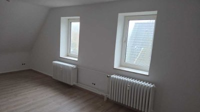 Renovierte Wohnung im Dachgeschoss zu vermieten!