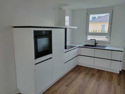 Neubau-Reihenhaus mit eigenem Grundstück in Feldrandlage